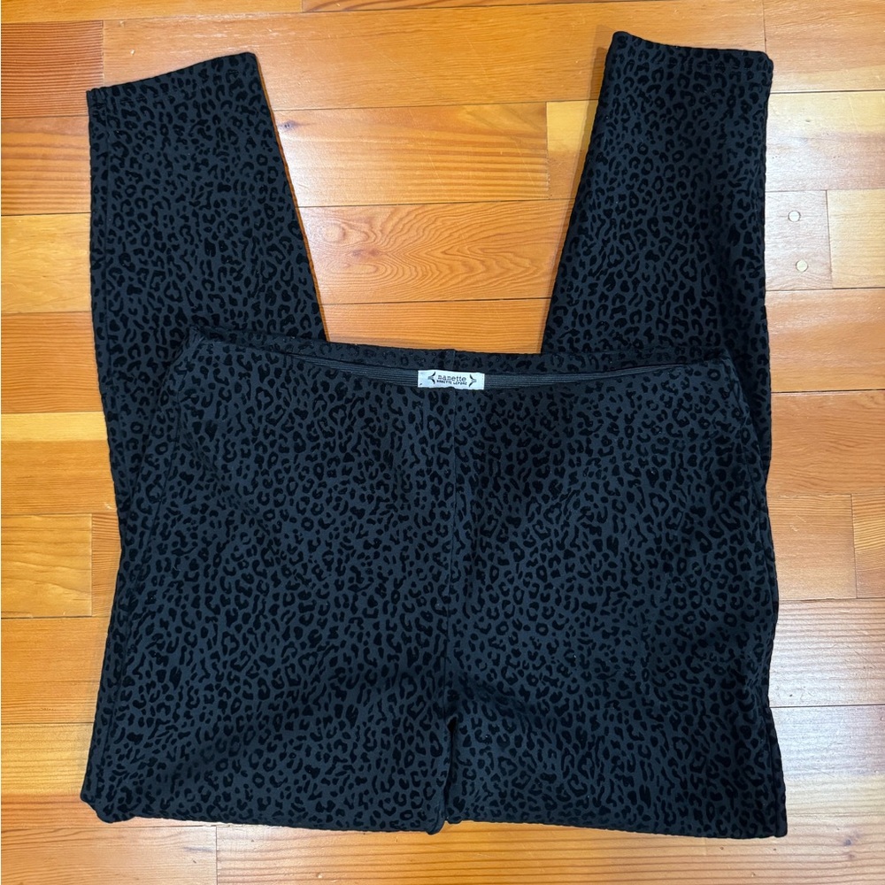 Nanette Lepore Black Leopard Print pants, EUC size L